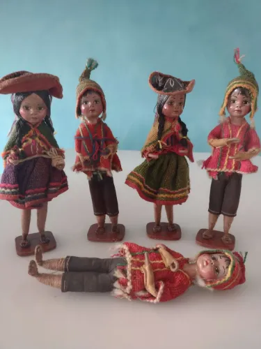 Bonecas de Coleção - Traje Típico