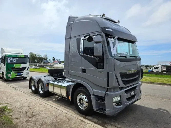 Iveco Hiway 440 6x2 Ano 17 Teto Alto Automático Mola Rodas de Alumínio Externas