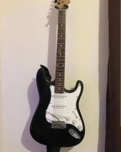 Guitarra completa, aceito troca em notebook gamer ou algo do meu interesse
