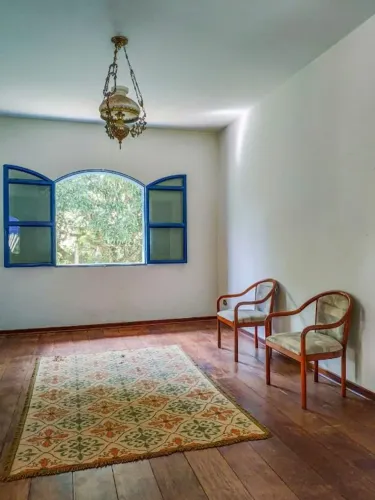 Lindo Sítio em Santa Branca  muito próximo ao Centro da Cidade .