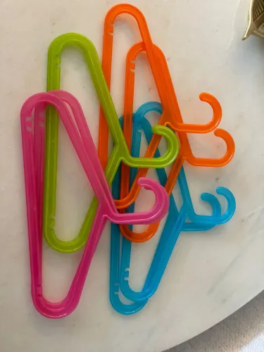 cabide importado IKEA infantil plástico resistente kit 64 un