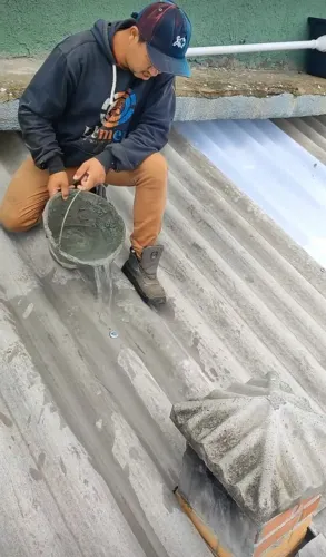 Serviços de calhas , telhado,coifa , reparos...