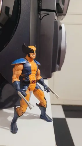Wolverine Marvel Legends 