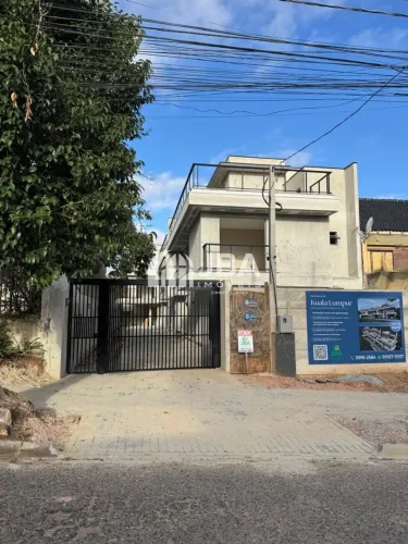 CONDOMÍNIO FECHADO COM 3 SOBRADOS TRIPLEX