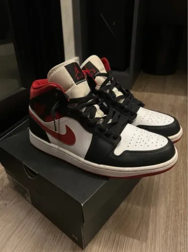 Air Jordan 1MID- Red Gym 