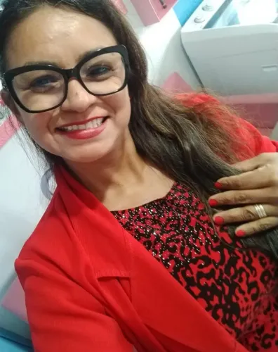 Cuidadora de idosos e acompanhante hospitalar 