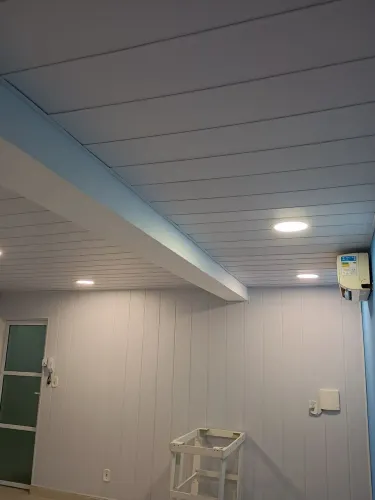Instalação de forro de PVC 