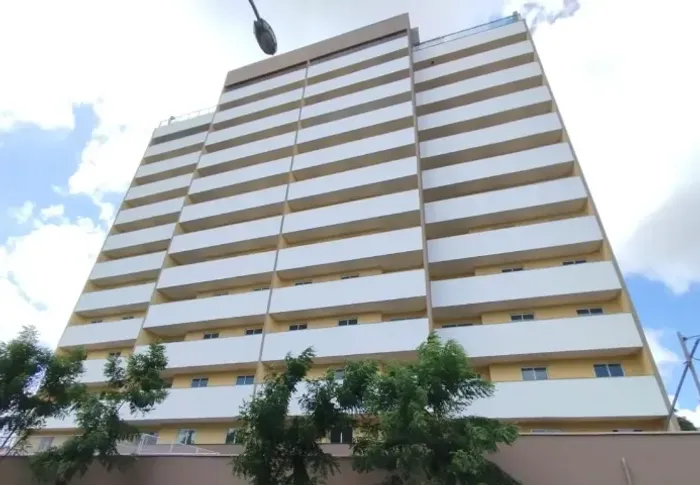APT 204, Maraponga Residence Club, apartamento com 03 quartos, 02 vagas, elevador.
