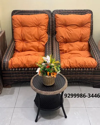 Poltronas em fibra Sintética 