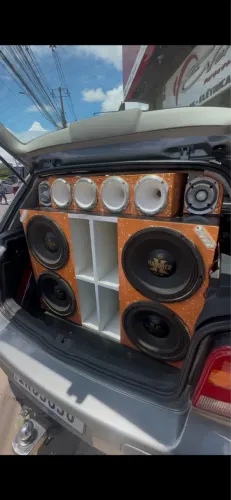Som automotivo forte