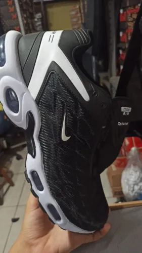 Tênis Nike Air Max Tailwind - Preto e Branco