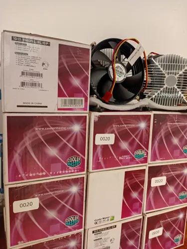 CPU Cooler LGA775 2200RPM 22dba 12V Cooler Master (unidade)