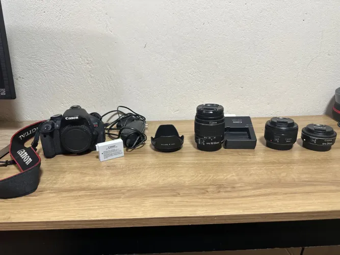 Câmera Canon T4i + Lentes 18-55mm, 50mm e 24mm + Acessórios - Pronta para Foto e Vídeo!