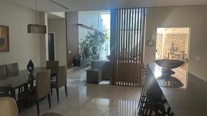 Casa para Aluguel. Confortável, Moderna e Bem Localizada!