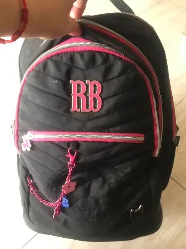 Mochila escolar grande rodinha e costas Rebeca Bombom 