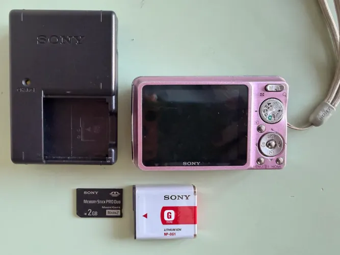 Câmera Sony Cyber shot rosa