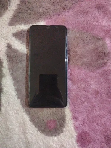Celular com defeito para retirada de peças