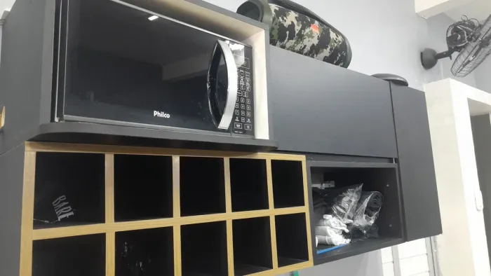 Móveis multiuso, para casa ou ponto comercial.