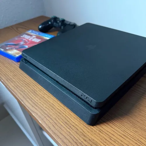 PS4 1TB - Preço para Sair Hoje (Impecável / Funcionando Tudo)