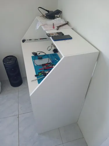 Bancada de estudos, novíssima.