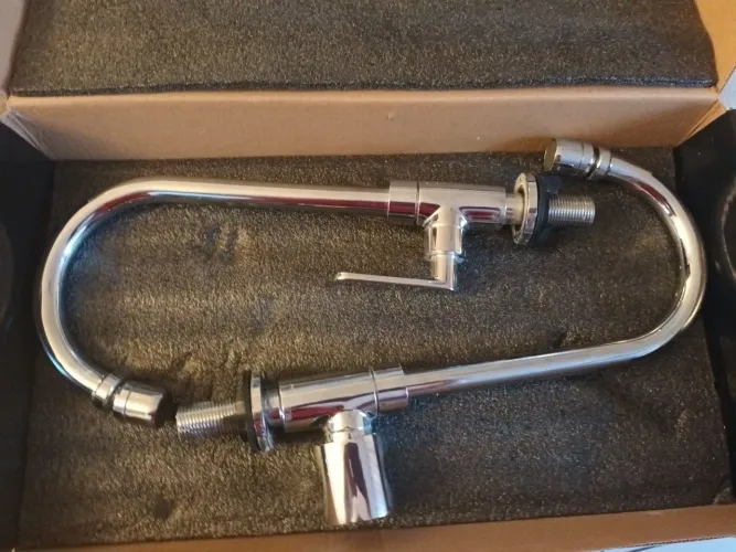 2 Torneiras bica alta metal Deka
