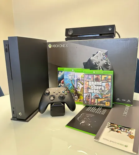 Xbox One X 1tb com Kinect