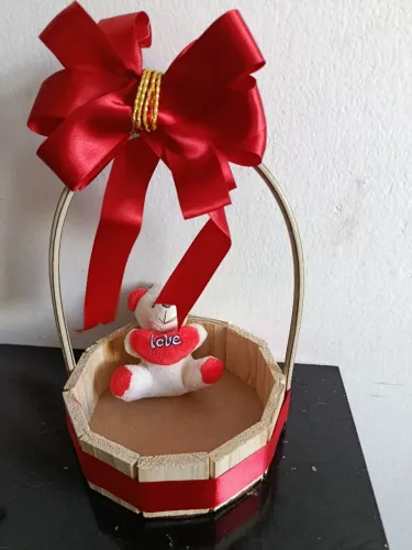 Cestas pra presentes com chaveiro ursinhos