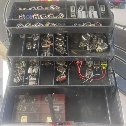 Monte seu carro de autorama com várias configurações
