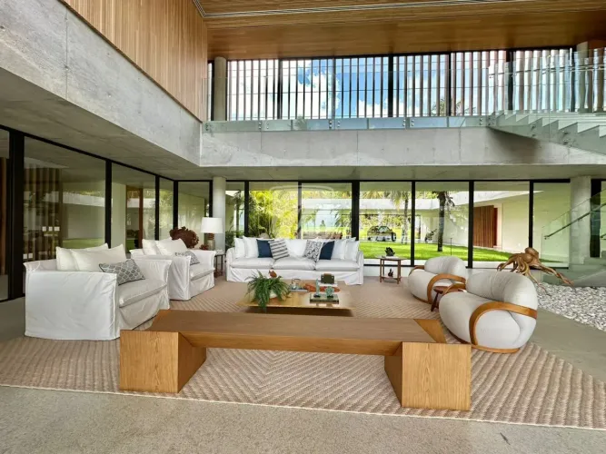 CASA DE ALTO LUXO NO CONDOMÍNIO RESERVA PITUBA EXCLUSIVIDADE E NATUREZA À BEIRA-MAR DE COR