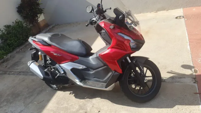 Honda ADV 2025, todas revisões feitas na concessionária por tempo, nova, apenas 2900 KM