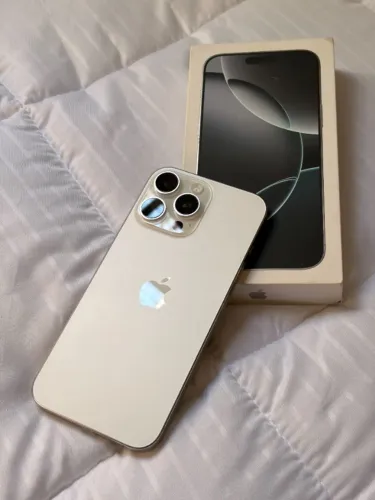 iPhone 16 Pro Max