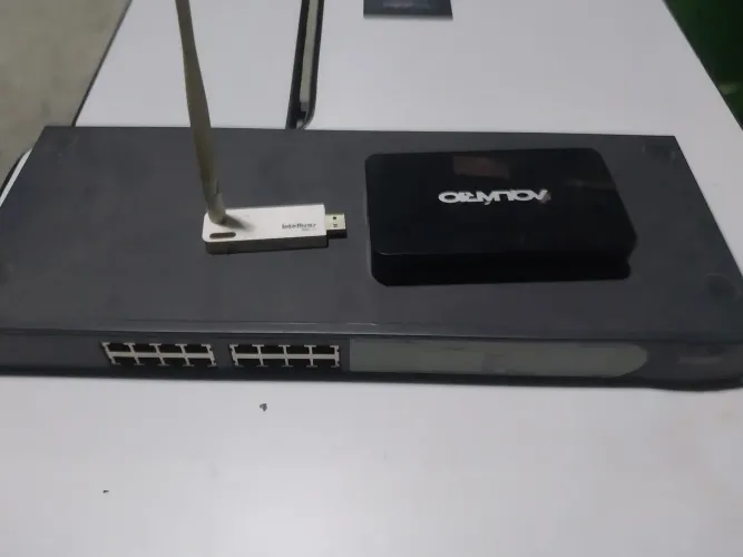 Switch Baseline 3com 2016 16 Ports P/ Escritorio