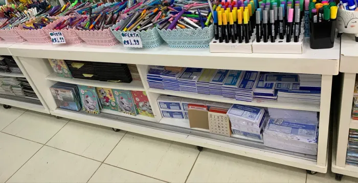 Balcão expositor branco 