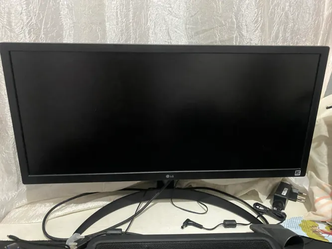 Monitor ultrawide 25