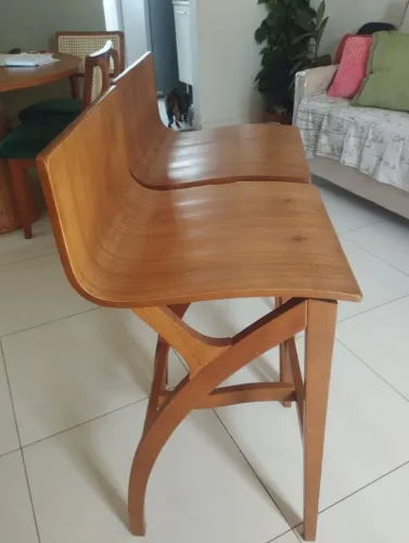 Banquetas de madeira