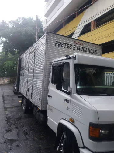 Fretes e mudanças caminhão baú 5.50mts