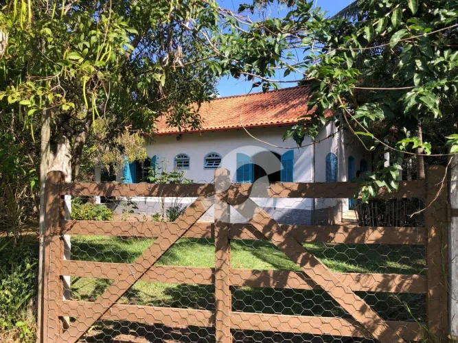 Fazenda Produtiva na região serrana do RJ (Frutífera e leiteira)