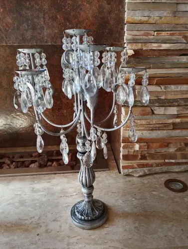 Candelabro para decoração em resina prata envelhecido
