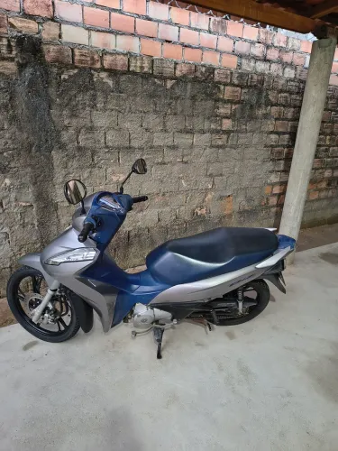 Vende - se Biz 2021, em ótimo estado de conservação.