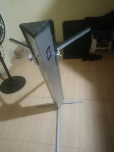 Vendo uma estante para teclado em boas condições