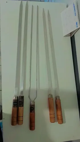 Espetos de alumínio para churrasco