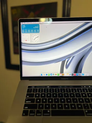 MacBook Pro 15.7 inch Intel i7 - 16GB - 256SSD / até 12x