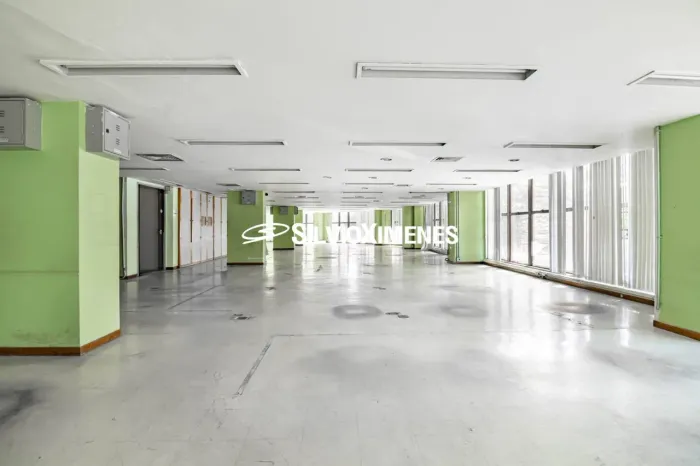 Comercial Escritório no Santa Efigênia com 550,00 (M²), 0 quartos e 3 vagas para Aluguel