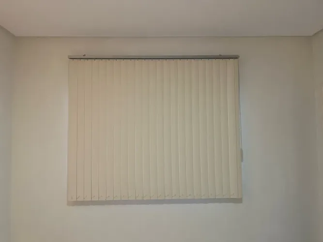 Cortina em PVC praticamente nova