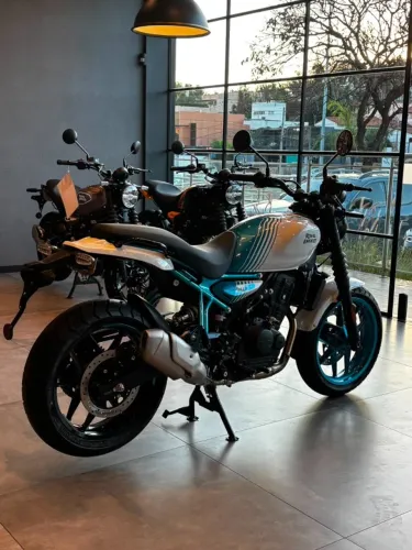 ROYAL ENFIELD GUERRILLA 450 BRAVA BLUE