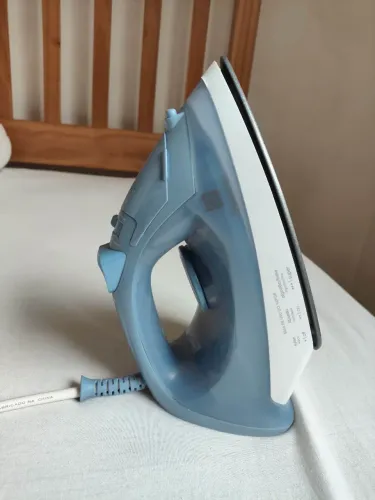 Ferro de passar seco e vapor semi novo