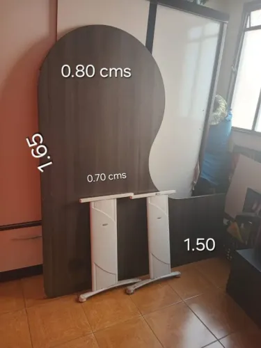 Mesa em L para escritório com Tabaco semi -mova 250 reais