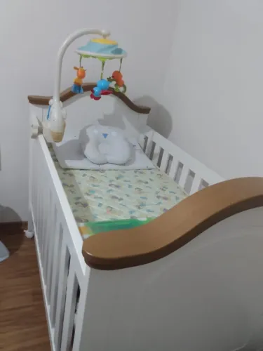 Berço que vira mini cama Quater Victoria