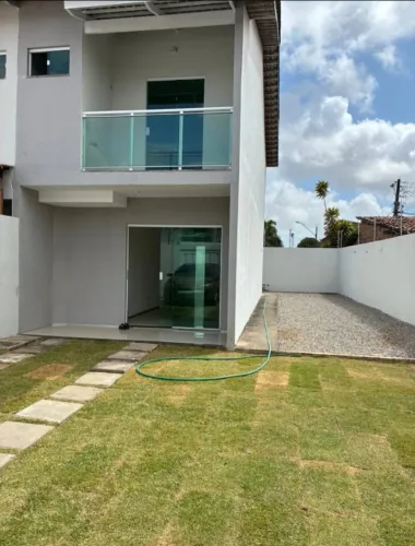 Condomínio Monte Village, casa duplex com 03 quartos, 03 banheiros, 06 vagas