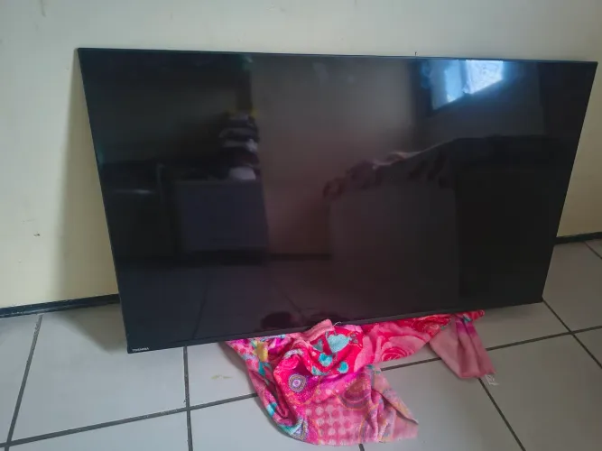 VENDO TV TOSHIBA 50 POLEGADAS ? Está com defeito no display da tela